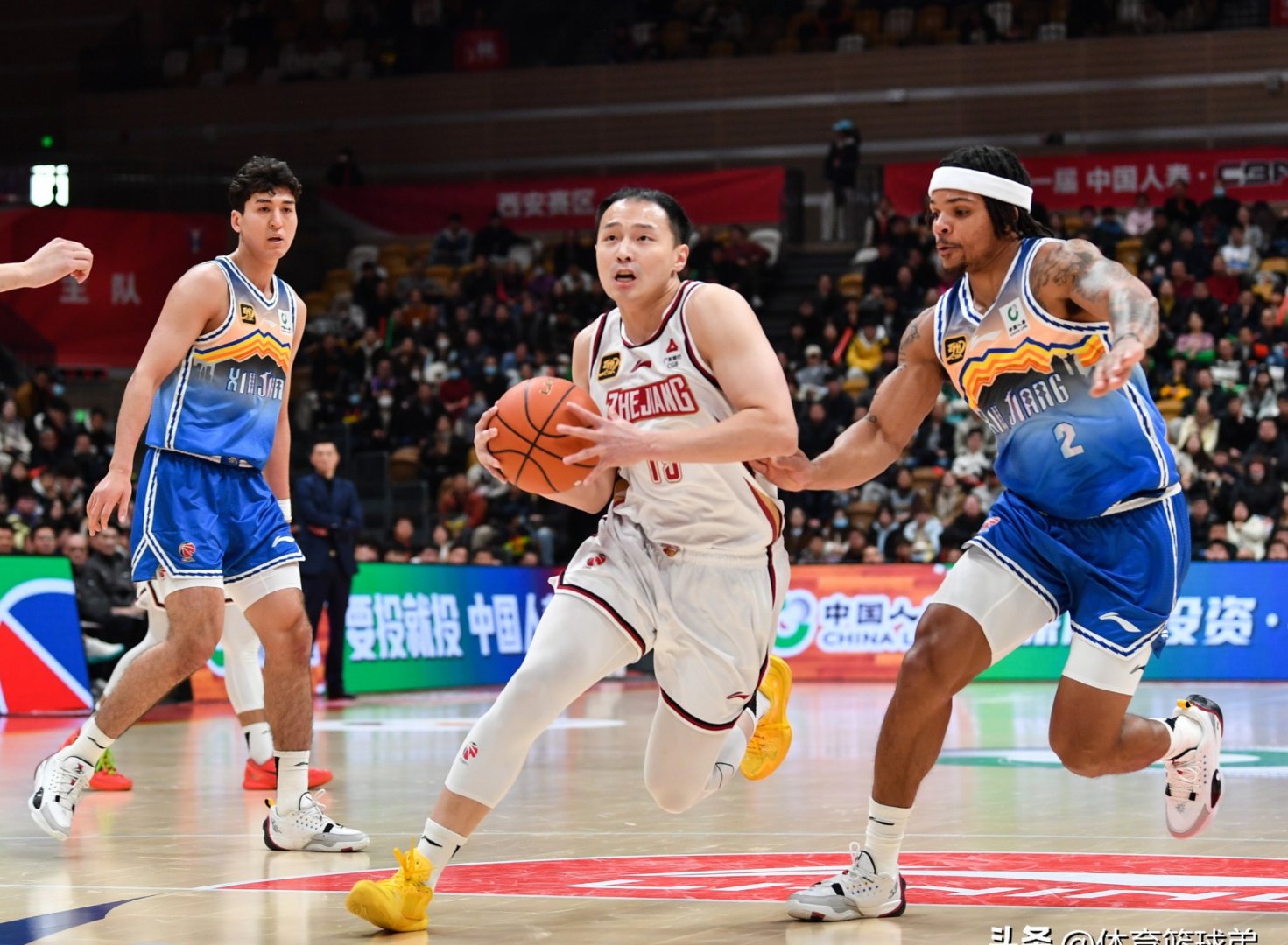 亚博体育服务-足总杯赛程吃紧；浙江队今晨手感冰凉；气氛紧张；更衣室氛围转暖的简单介绍