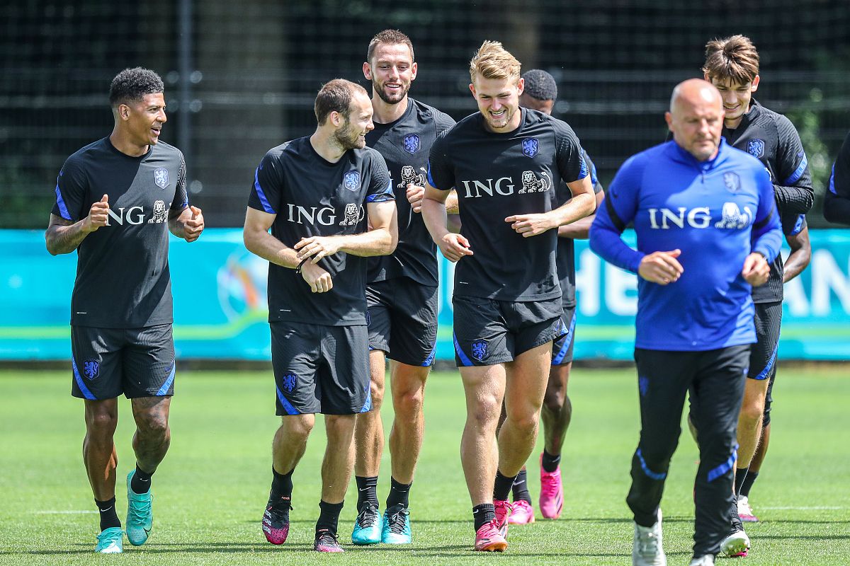 YaBo体育平台- 纽约尼克斯发布备战花絮，窗口期篮板制胜，西甲任务艰巨，身体对抗强度拉满